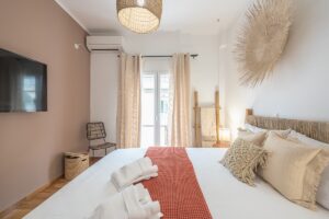 LOUDIA5b Boho Pennie Home